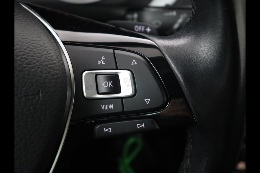 Volkswagen Tiguan 1.5 TSI Comfortline | Panoramadak | Stoelverwarming | Massage | Adaptive cruise | Carplay | Navigatie | Parkeerhulp