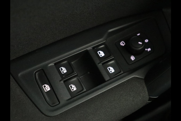 Volkswagen Tiguan 1.5 TSI Comfortline | Panoramadak | Stoelverwarming | Massage | Adaptive cruise | Carplay | Navigatie | Parkeerhulp