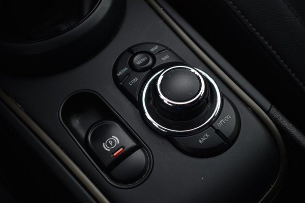 MINI Countryman 220PK HYBRID COOPER S E ALL4 SPORT CAMERA/NAVI/LEDER/CARPLAY