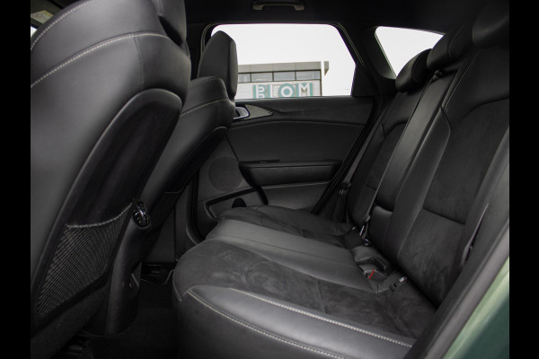 Kia Ceed Sportswagon 1.5 T-GDi GT-Line | Schuifkanteldak | Stoel en stuurverwarming |