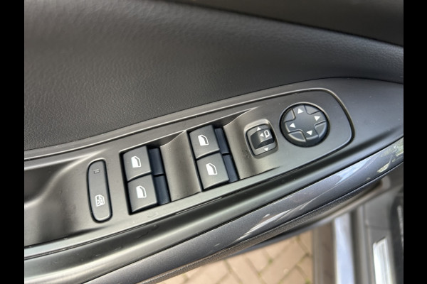 Opel Grandland X 1.2 Turbo 130pk Innovation Navi, Camera, Trekhaak, Stoelverw.