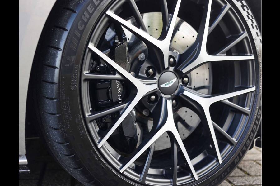 Aston Martin DB12 4.0 V8