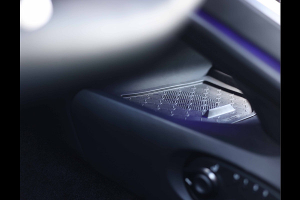 Aston Martin DB12 4.0 V8