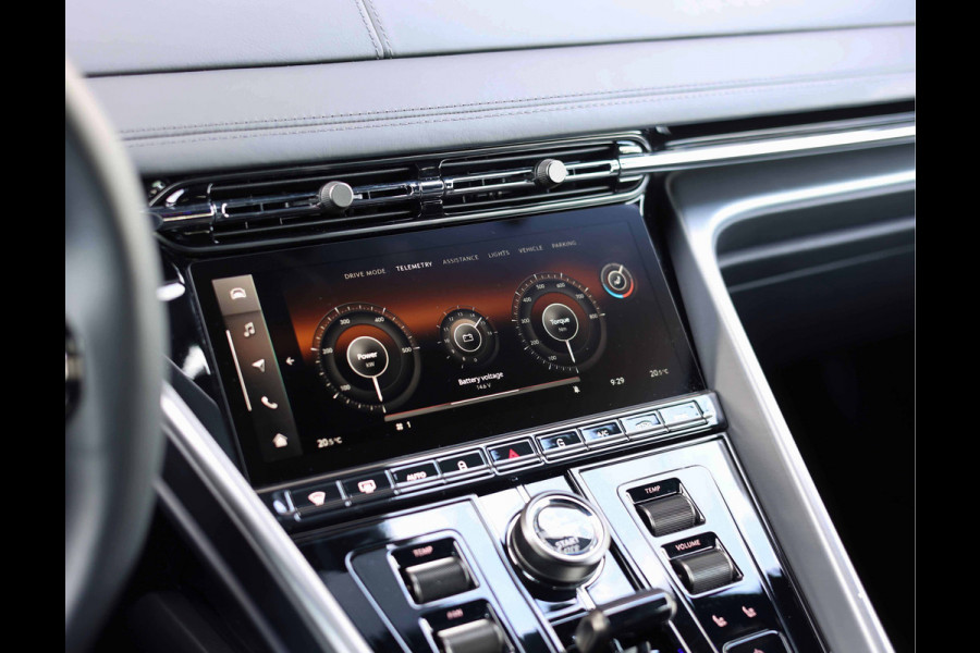 Aston Martin DB12 4.0 V8