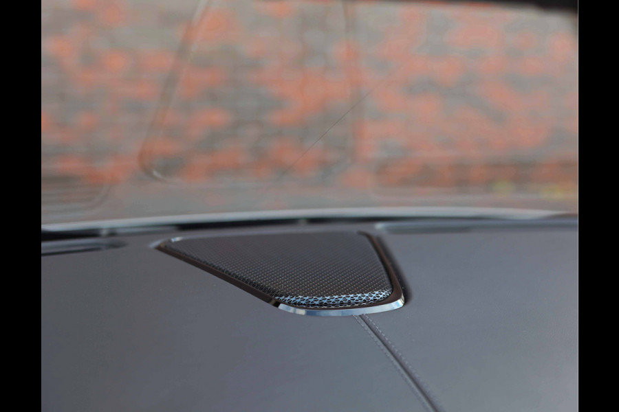 Aston Martin DB12 4.0 V8