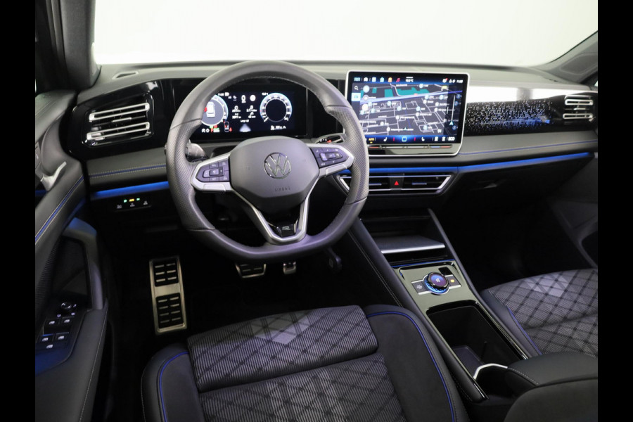 Volkswagen Tiguan 1.5 eHybrid R-Line Edition 204PK | Panoramadak | Black Style pakket | 20 Inch | Stoelverwarming | Navigatie
