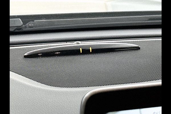 Mercedes-Benz GLA 180 Business Solution AMG Limited(Goed OnderH, Carplay, Navi, StoelV, Keyless, Camera, Etc)