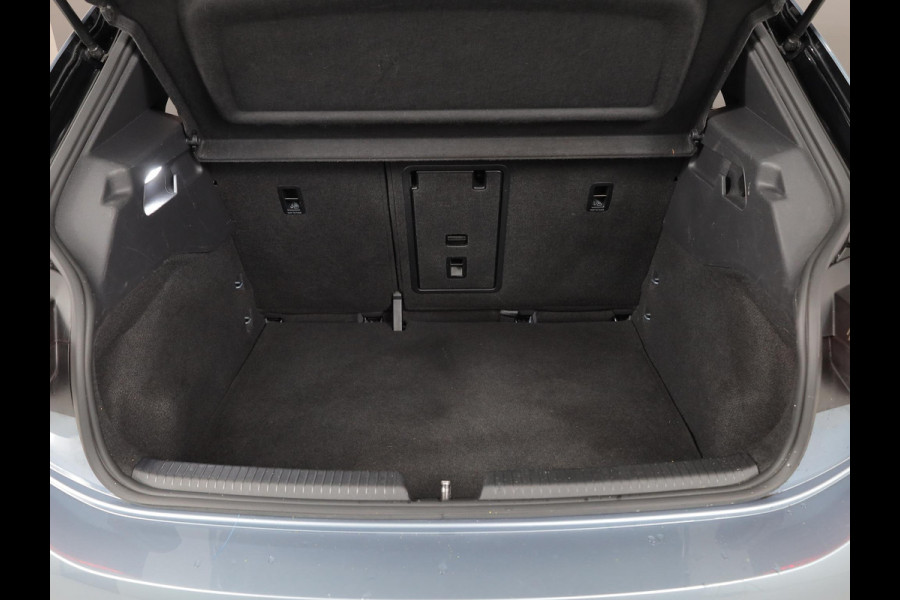 Volkswagen ID.3 Business 58 kWh 204 pk | Navigatie | Parkeersensoren | Achteruitrijcamera | Stoelverwarming | Matrix LED koplampen | 85% accu