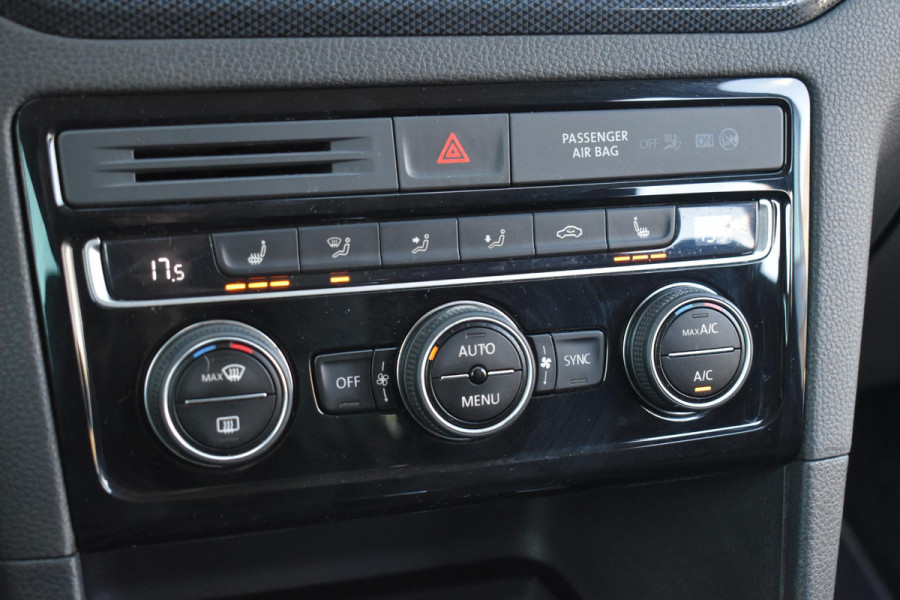 Volkswagen Golf Sportsvan 1.5 TSI ACT R Line ACC Lane Camera Led Xenon