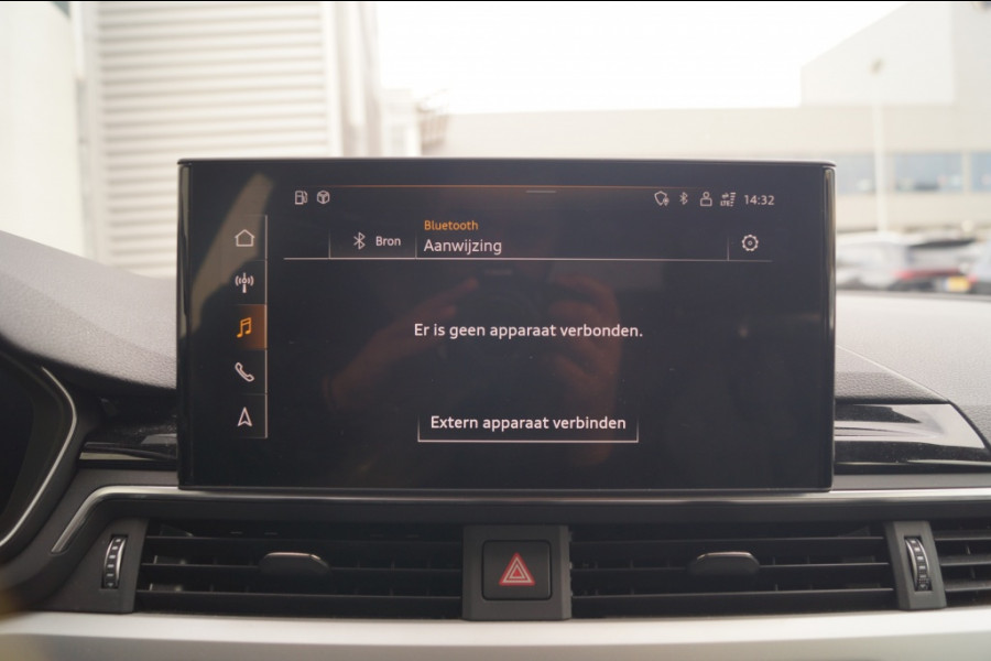 Audi A4 Avant 35 TFSI 150pk Edition Business -LEER-NAVI-ECC-