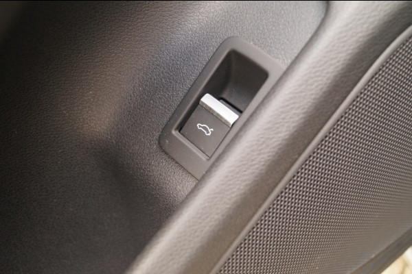 Audi A4 Avant 35 TFSI 150pk Edition Business -LEER-NAVI-ECC-