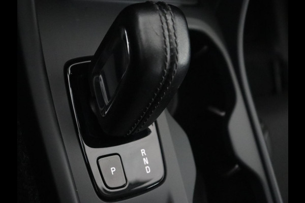 Volvo XC40 2.0 T4 Momentum | Trekhaak | 360 Camera | Adaptive cruise | Navigatie | 19'' | Half leder | Climate control | Bluetooth