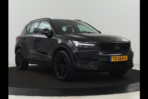 Volvo XC40 2.0 T4 Momentum | Trekhaak | 360 Camera | Adaptive cruise | Navigatie | 19'' | Half leder | Climate control | Bluetooth