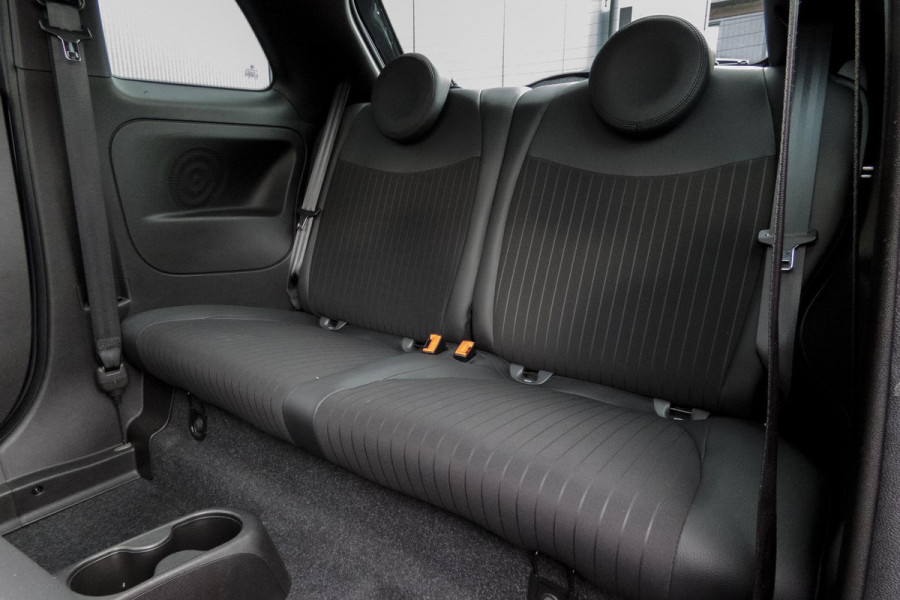 Fiat 500 1.0 Hybrid Rockstar | PANORAMADAK | CRUISE CONTROL | APPLE CARPLAY/ANDROID AUTO