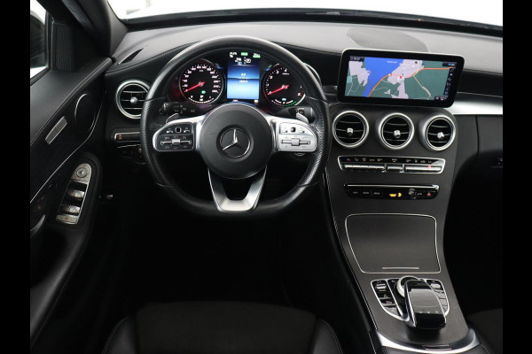 Mercedes-Benz C-Klasse 300e AMG Night | Stoelverwarming | Carplay | Leder/Alcantara | Camera | Navigatie | Park Assist | Full LED | PHEV | Plug In