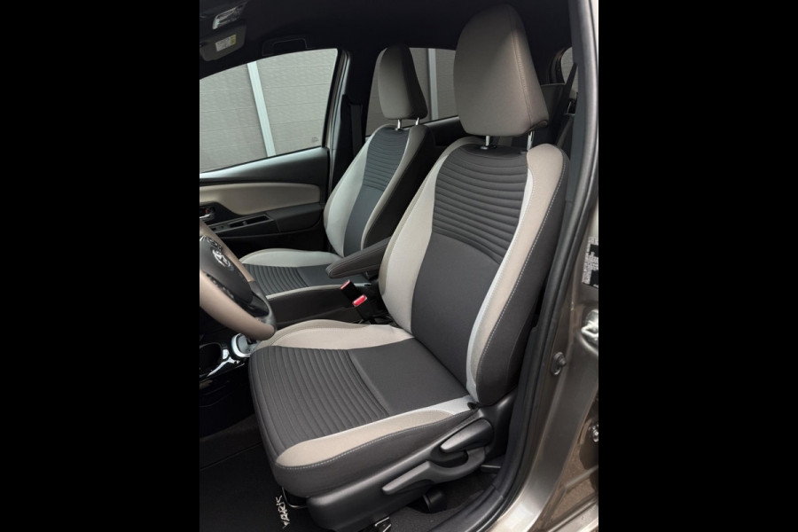 Toyota Yaris 1.5 Hybrid Selection CarPlay Camera