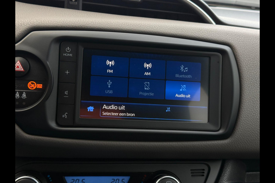 Toyota Yaris 1.5 Hybrid Selection CarPlay Camera