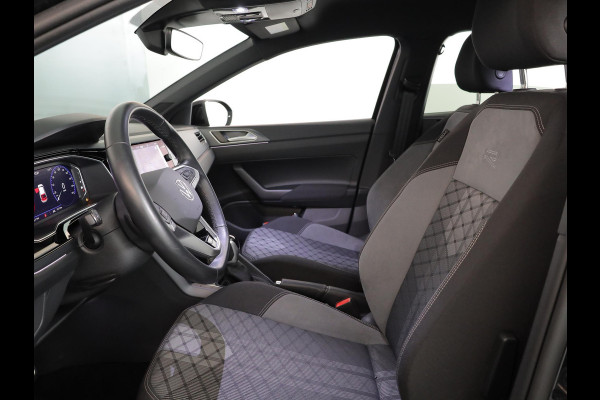 Volkswagen Taigo 1.0 TSI R-Line Edition 116 pk Automaat (DSG) | Verlengde garantie | Navigatie | Parkeersensoren | Achteruitrijcamera | Adaptieve cruise control | Black Style pakket | R-Line |