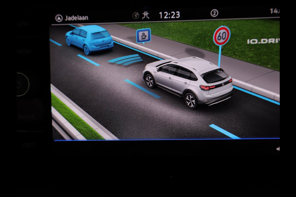 Volkswagen Taigo 1.0 TSI R-Line Edition 116 pk Automaat (DSG) | Verlengde garantie | Navigatie | Parkeersensoren | Achteruitrijcamera | Adaptieve cruise control | Black Style pakket | R-Line |