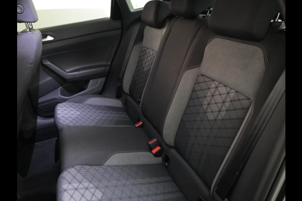 Volkswagen Taigo 1.0 TSI R-Line Edition 116 pk Automaat (DSG) | Verlengde garantie | Navigatie | Parkeersensoren | Achteruitrijcamera | Adaptieve cruise control | Black Style pakket | R-Line |