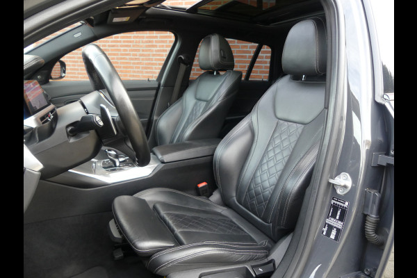 BMW 3 Serie Touring 330i Touring M Pakket Panoramadak/Camera/LED/LEER