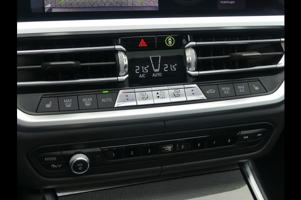 BMW 3 Serie Touring 330i Touring M Pakket Panoramadak/Camera/LED/LEER