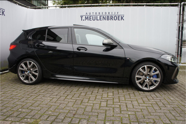 BMW 1-serie M135i xDrive High Executive Panoramadak, Head up