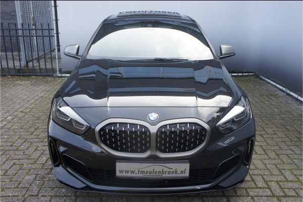 BMW 1-serie M135i xDrive High Executive Panoramadak, Head up