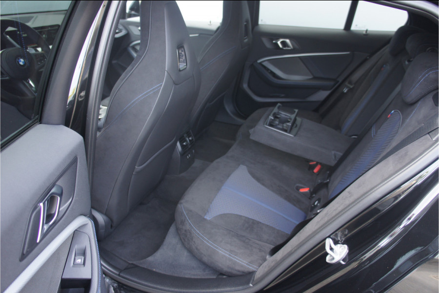 BMW 1-serie M135i xDrive High Executive Panoramadak, Head up