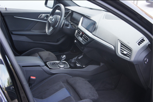 BMW 1-serie M135i xDrive High Executive Panoramadak, Head up