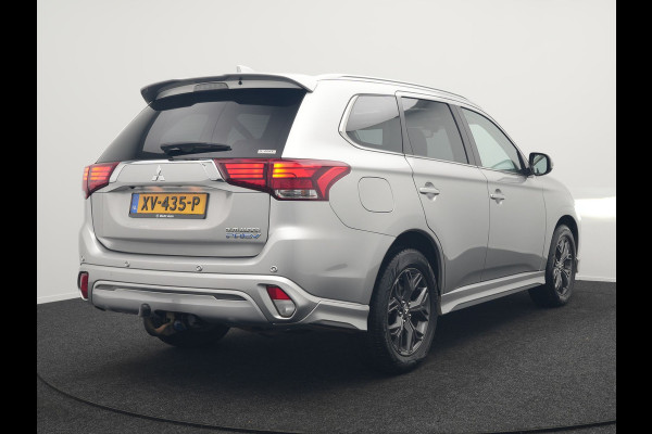 Mitsubishi Outlander 2.4 Intense+ Plug In Hybrid 225pk Dealer O.H. PHEV | Trekhaak Afneembaar | Schuif-/Kanteldak | Camera | Sportstoelen & Stuur Verwarmd | LED Koplampen | Keyless | Apple Carplay | Blis | DAB |