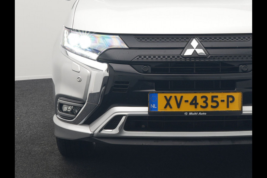 Mitsubishi Outlander 2.4 Intense+ Plug In Hybrid 225pk Dealer O.H. PHEV | Trekhaak Afneembaar | Schuif-/Kanteldak | Camera | Sportstoelen & Stuur Verwarmd | LED Koplampen | Keyless | Apple Carplay | Blis | DAB |