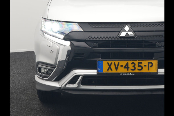 Mitsubishi Outlander 2.4 Intense+ Plug In Hybrid 225pk Dealer O.H. PHEV | Trekhaak Afneembaar | Schuif-/Kanteldak | Camera | Sportstoelen & Stuur Verwarmd | LED Koplampen | Keyless | Apple Carplay | Blis | DAB |