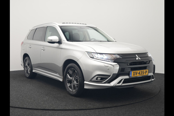 Mitsubishi Outlander 2.4 Intense+ Plug In Hybrid 225pk Dealer O.H. PHEV | Trekhaak Afneembaar | Schuif-/Kanteldak | Camera | Sportstoelen & Stuur Verwarmd | LED Koplampen | Keyless | Apple Carplay | Blis | DAB |