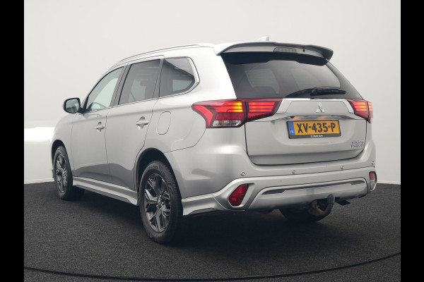 Mitsubishi Outlander 2.4 Intense+ Plug In Hybrid 225pk Dealer O.H. PHEV | Trekhaak Afneembaar | Schuif-/Kanteldak | Camera | Sportstoelen & Stuur Verwarmd | LED Koplampen | Keyless | Apple Carplay | Blis | DAB |