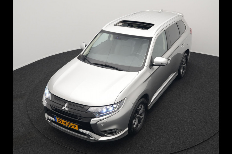 Mitsubishi Outlander 2.4 Intense+ Plug In Hybrid 225pk Dealer O.H. PHEV | Trekhaak Afneembaar | Schuif-/Kanteldak | Camera | Sportstoelen & Stuur Verwarmd | LED Koplampen | Keyless | Apple Carplay | Blis | DAB |