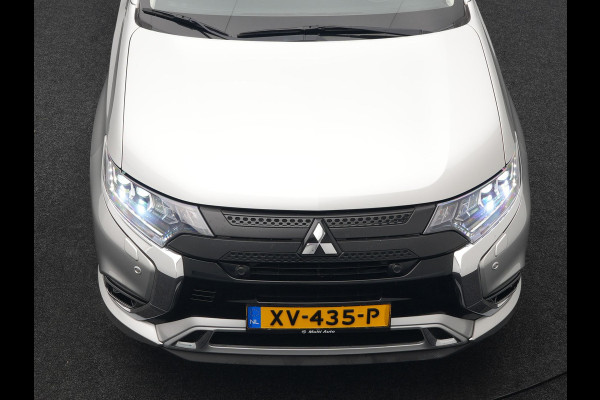 Mitsubishi Outlander 2.4 Intense+ Plug In Hybrid 225pk Dealer O.H. PHEV | Trekhaak Afneembaar | Schuif-/Kanteldak | Camera | Sportstoelen & Stuur Verwarmd | LED Koplampen | Keyless | Apple Carplay | Blis | DAB |