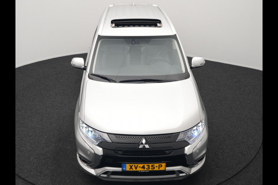 Mitsubishi Outlander 2.4 Intense+ Plug In Hybrid 225pk Dealer O.H. PHEV | Trekhaak Afneembaar | Schuif-/Kanteldak | Camera | Sportstoelen & Stuur Verwarmd | LED Koplampen | Keyless | Apple Carplay | Blis | DAB |
