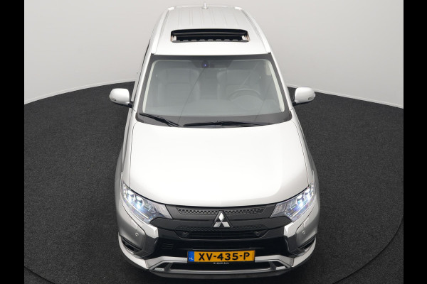 Mitsubishi Outlander 2.4 Intense+ Plug In Hybrid 225pk Dealer O.H. PHEV | Trekhaak Afneembaar | Schuif-/Kanteldak | Camera | Sportstoelen & Stuur Verwarmd | LED Koplampen | Keyless | Apple Carplay | Blis | DAB |