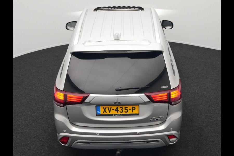 Mitsubishi Outlander 2.4 Intense+ Plug In Hybrid 225pk Dealer O.H. PHEV | Trekhaak Afneembaar | Schuif-/Kanteldak | Camera | Sportstoelen & Stuur Verwarmd | LED Koplampen | Keyless | Apple Carplay | Blis | DAB |