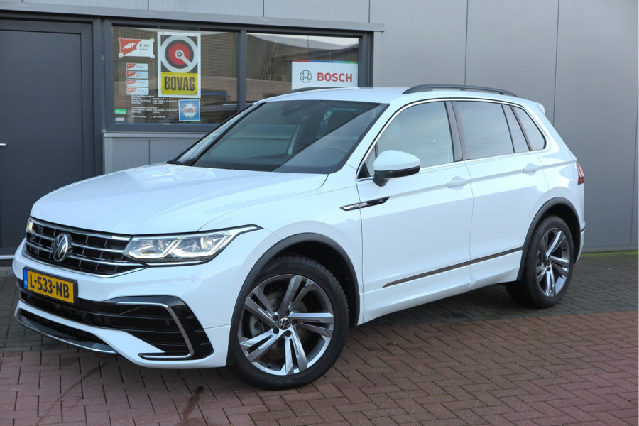 Volkswagen Tiguan 1.5 TSI 150pk DSG 2xR-Line Virtual Cockpit , Trekhaak, Camera , Navi , DAB+ , Carplay , Led verlichting etc.