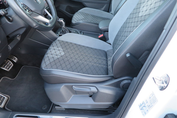 Volkswagen Tiguan 1.5 TSI 150pk DSG 2xR-Line Virtual Cockpit , Trekhaak, Camera , Navi , DAB+ , Carplay , Led verlichting etc.