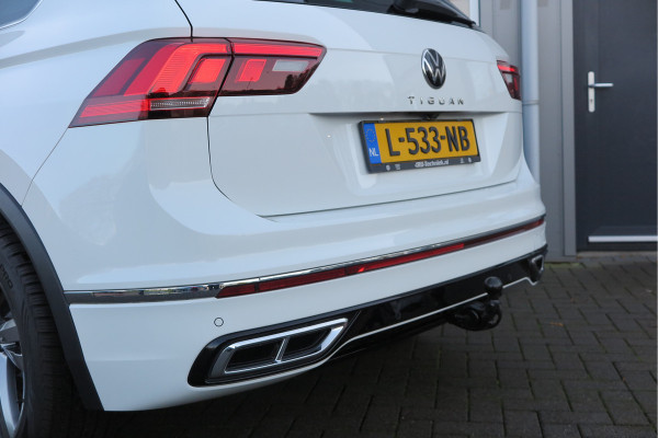 Volkswagen Tiguan 1.5 TSI 150pk DSG 2xR-Line Virtual Cockpit , Trekhaak, Camera , Navi , DAB+ , Carplay , Led verlichting etc.
