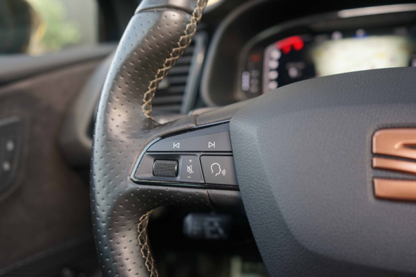 Seat León ST Cupra 300 4Drive Ultimate-edition/Pano/DCC/Schaalstoel/Beats/Sfe