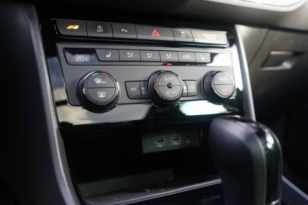 Seat León ST Cupra 300 4Drive Ultimate-edition/Pano/DCC/Schaalstoel/Beats/Sfe