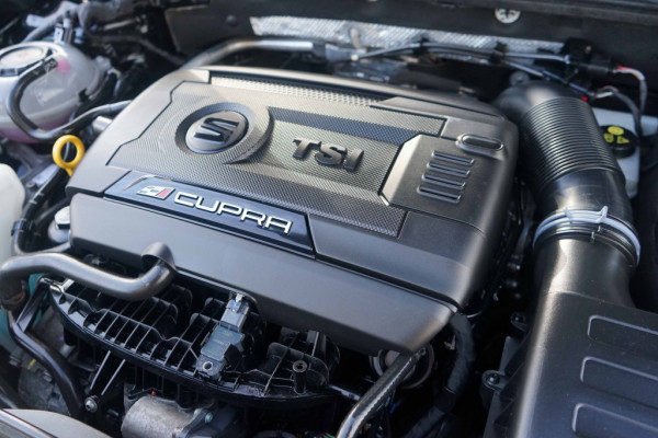 Seat León ST Cupra 300 4Drive Ultimate-edition/Pano/DCC/Schaalstoel/Beats/Sfe