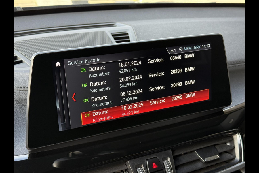 BMW X1 xDrive25e M SPORT | PANORAMA | ELEKTR. STOELEN | HARMAN KARDON | LEDER | 19 INCH LM VELGEN | TREKHAAK |