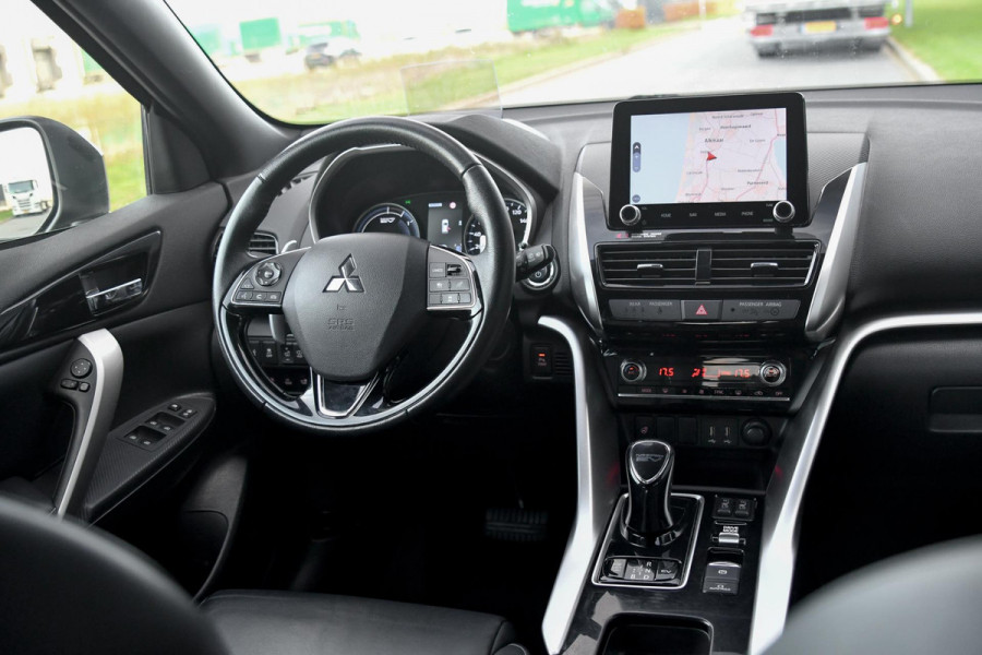 Mitsubishi Eclipse Cross 2.4 PHEV Instyle. Leder, Elek stoelen, HUD, ACC, 360, Carbon, Stuurvw, Trekhaak, Dodeh, CarPlay!