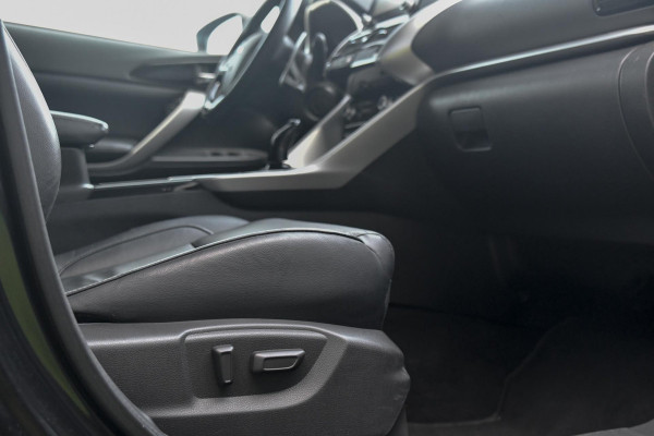 Mitsubishi Eclipse Cross 2.4 PHEV Instyle. Leder, Elek stoelen, HUD, ACC, 360, Carbon, Stuurvw, Trekhaak, Dodeh, CarPlay!