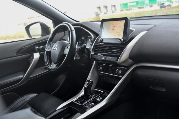 Mitsubishi Eclipse Cross 2.4 PHEV Instyle. Leder, Elek stoelen, HUD, ACC, 360, Carbon, Stuurvw, Trekhaak, Dodeh, CarPlay!